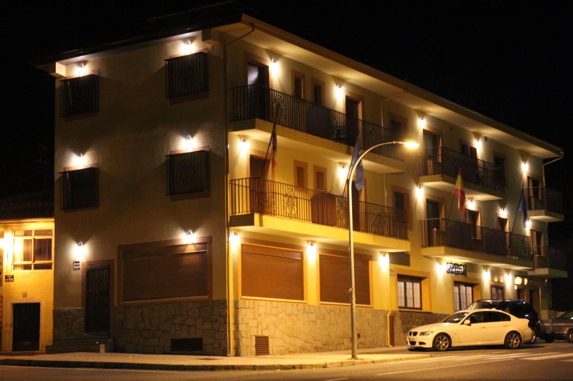 Hostal Mainz Piedralaves Exteriér fotografie
